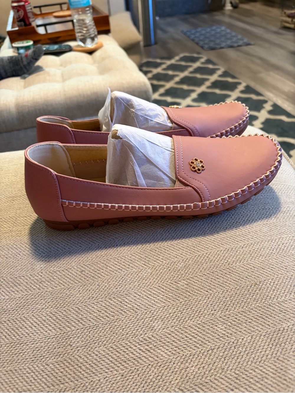 NWT Women's Pink Slip-On Loafers with Decorative Stitching💖💫